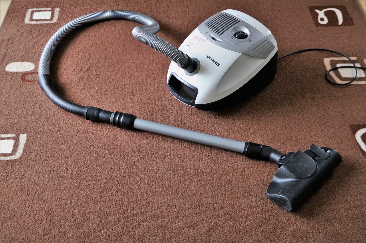 vacuum-cleaner-gd2f0df511_1280